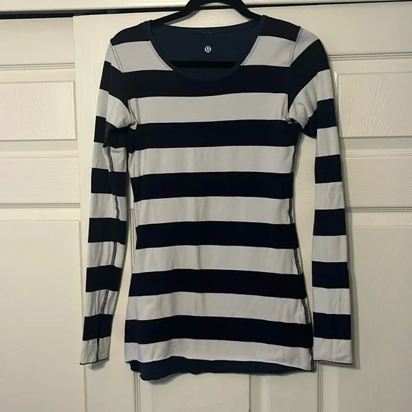 Lululemon Every Yogi Long Sleeve - Picture 8 of 8